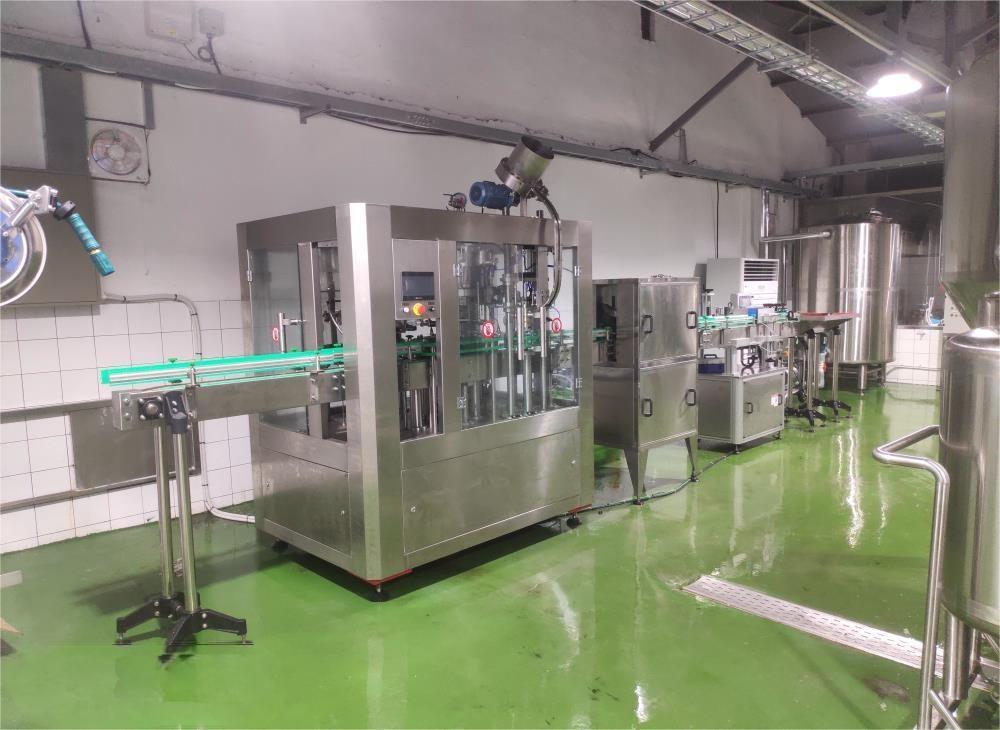 <b>Glass Bottle Filling Line Automatic 3 i</b>